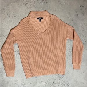 Clavicle cut out, knitted sweater